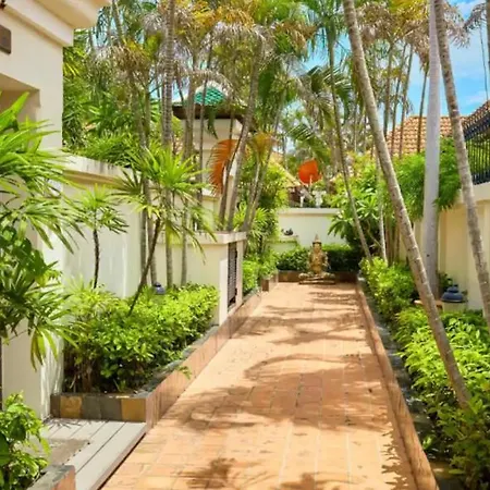 Bali Style Luxury 400Sqm Semi-4Bed Pool Villa Near Beach & Walking Street Jomtien Beach Exterior photo