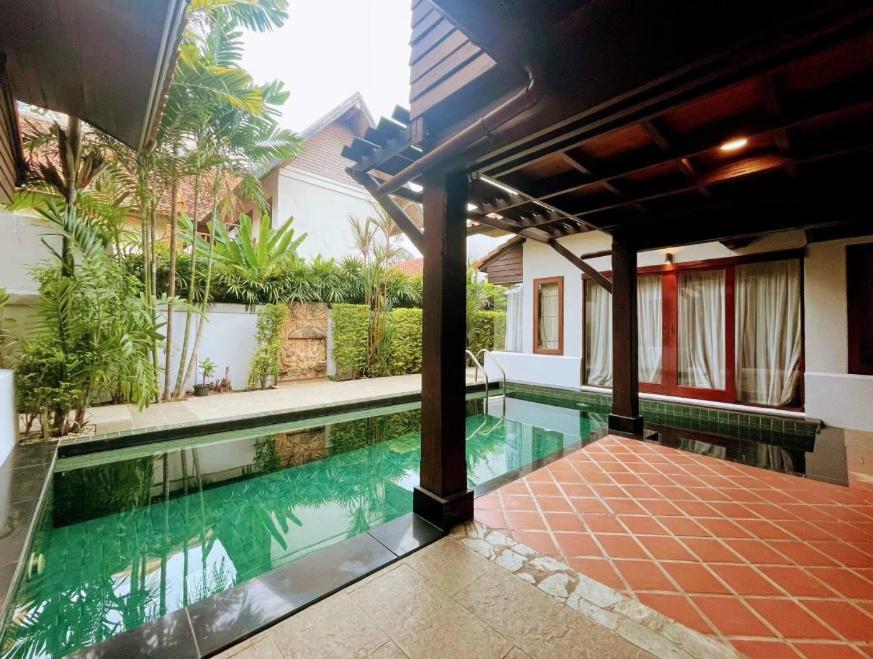 Villa Bali Style Luxury 400sqm Semi-4bed Pool Near & Walking Street Jomtien Beach